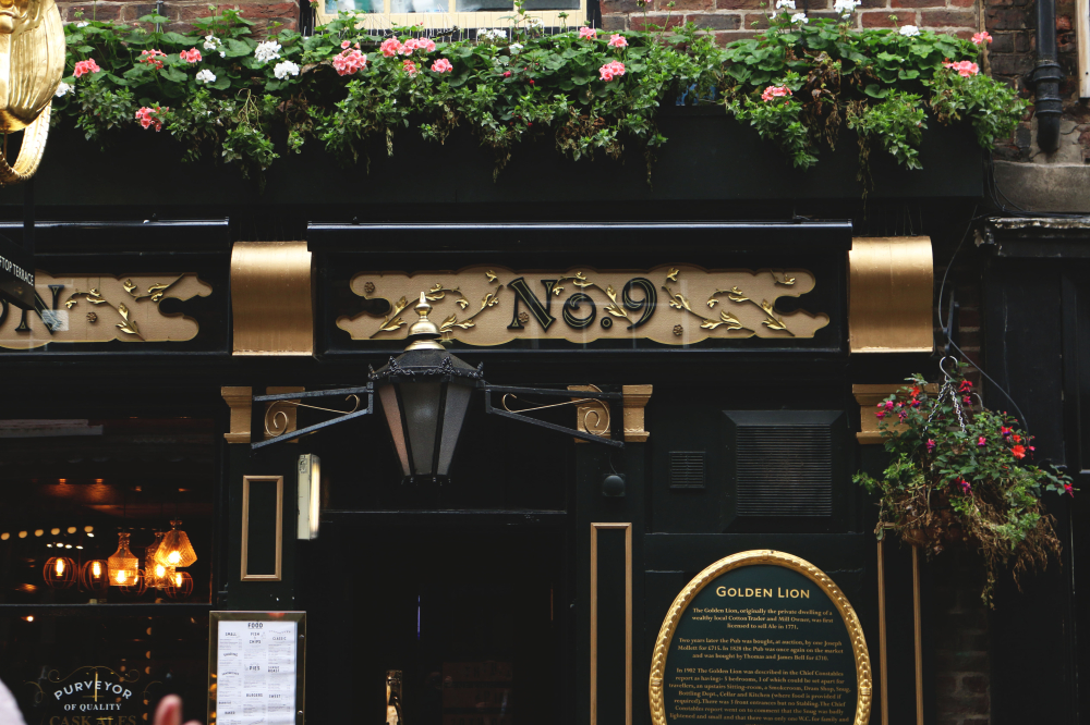 Historic Pub Walking Tour In York ADD5