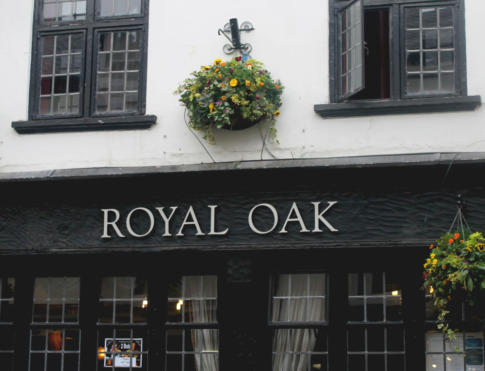 Historic Pub Walking Tour In York ADD3